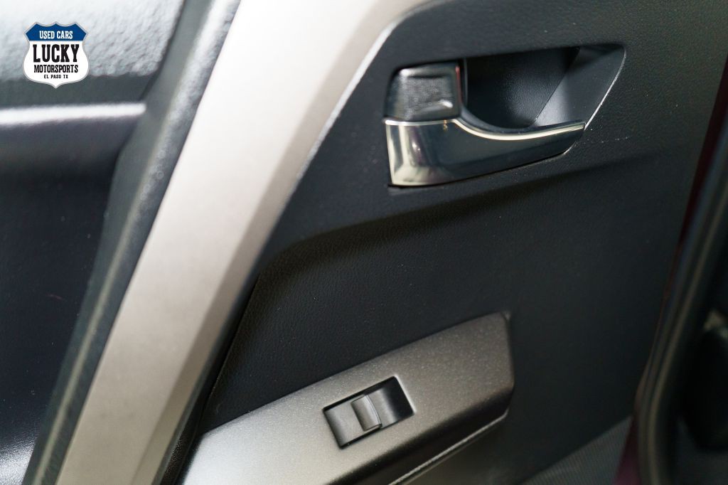 2017 Toyota Rav4 Image 21