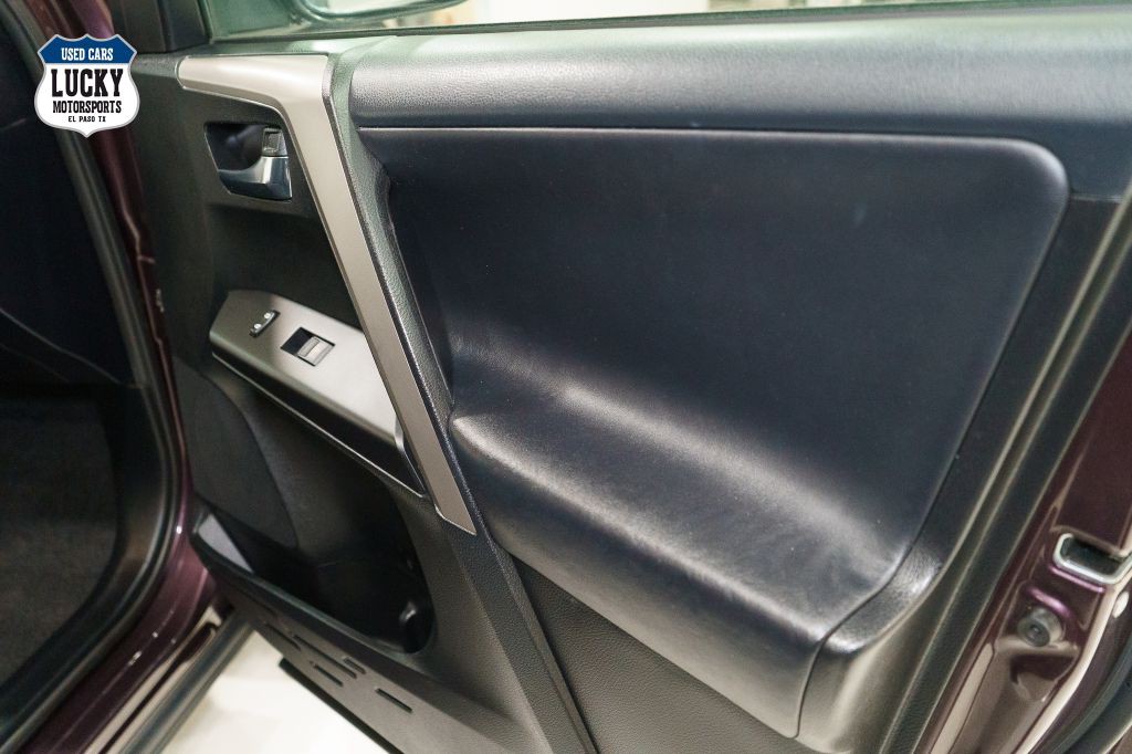 2017 Toyota Rav4 Image 28