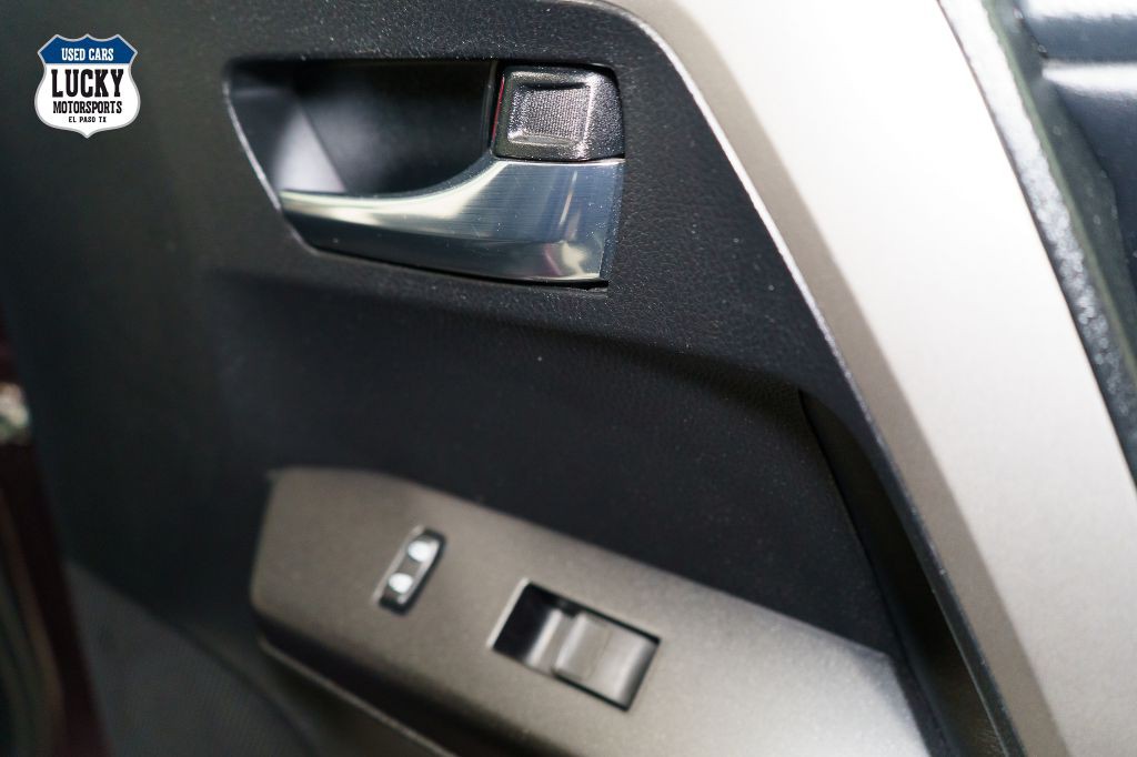 2017 Toyota Rav4 Image 29