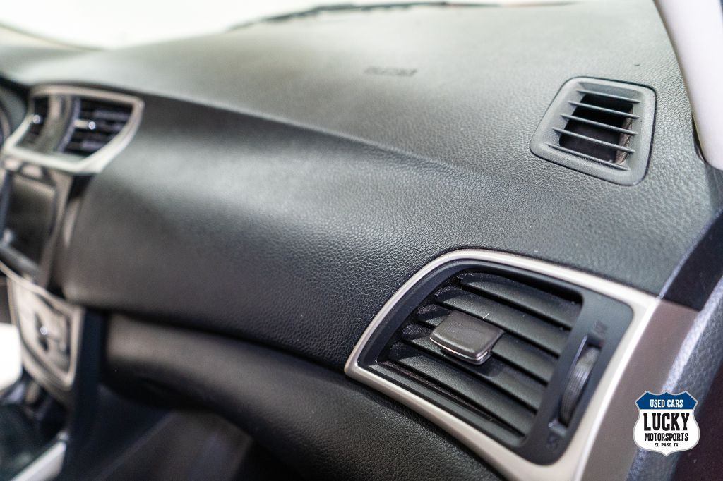 2019 Nissan Sentra Image 22