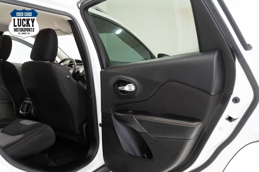 2015 Jeep Cherokee Image 25