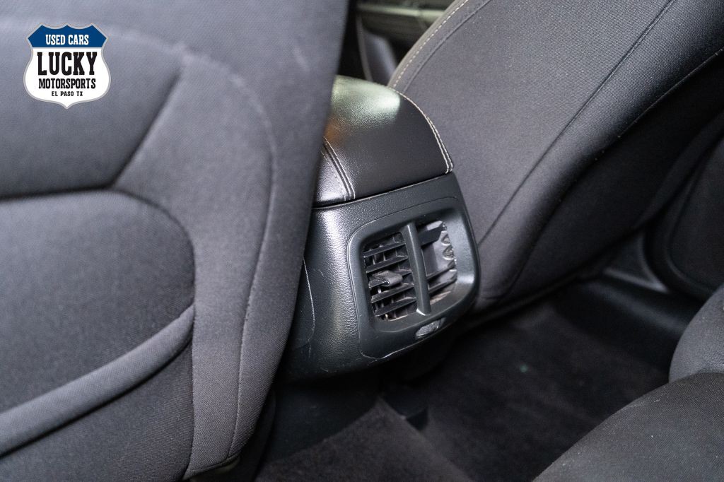 2015 Jeep Cherokee Image 28