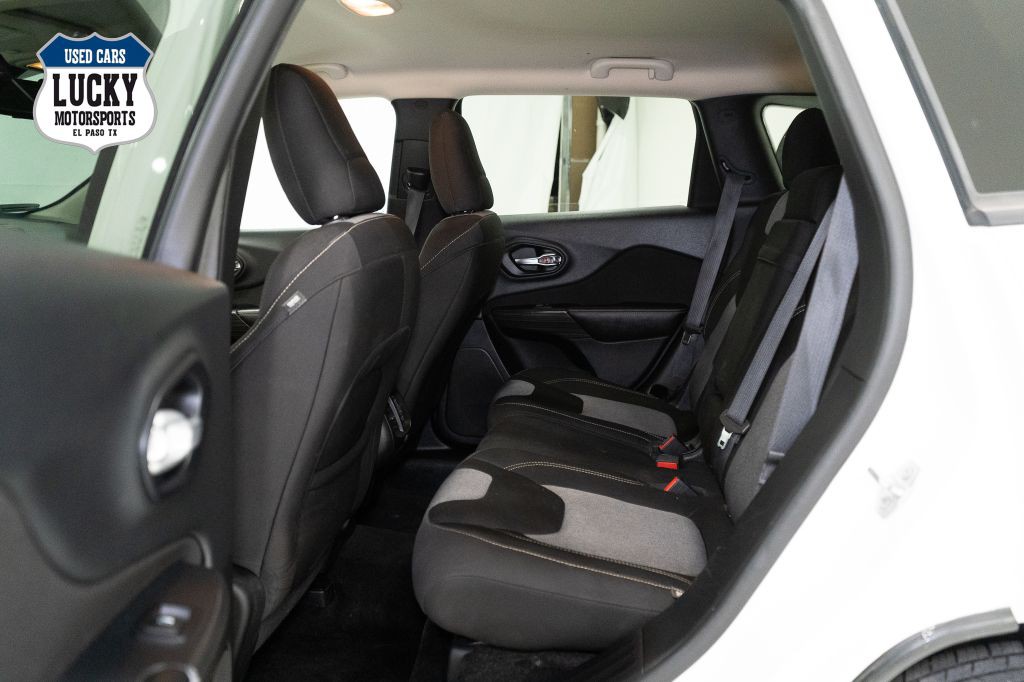 2015 Jeep Cherokee Image 30