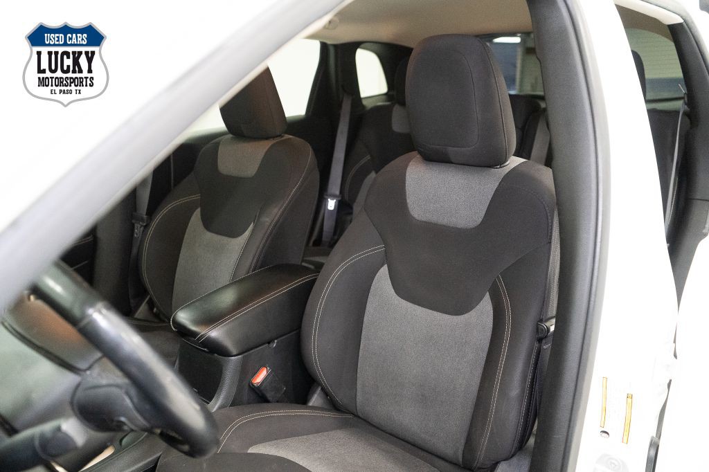 2015 Jeep Cherokee Image 32