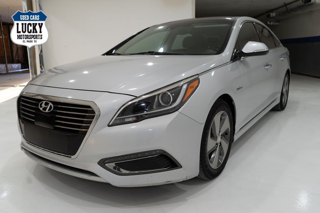 2017 Hyundai Sonata Image 1