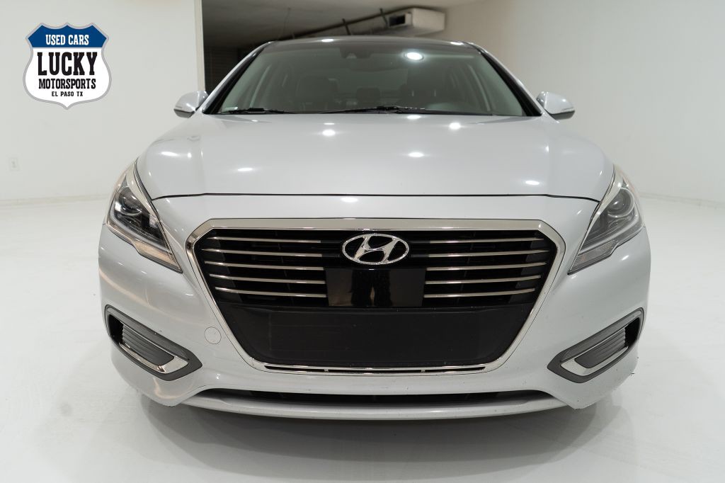 2017 Hyundai Sonata Image 2