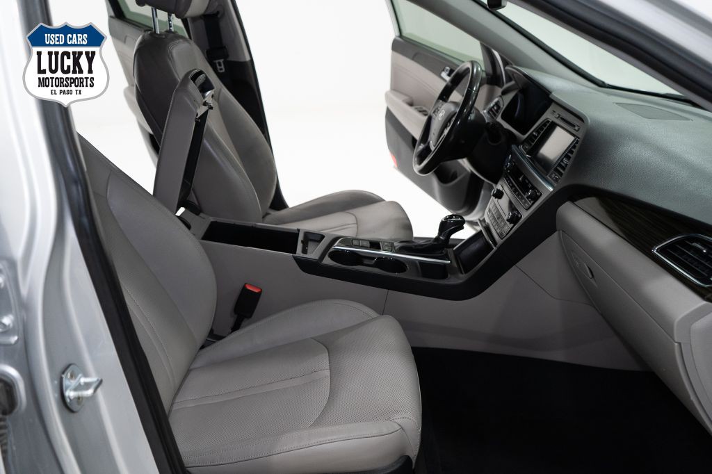 2017 Hyundai Sonata Image 24