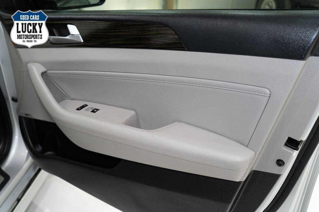 2017 Hyundai Sonata Image 25