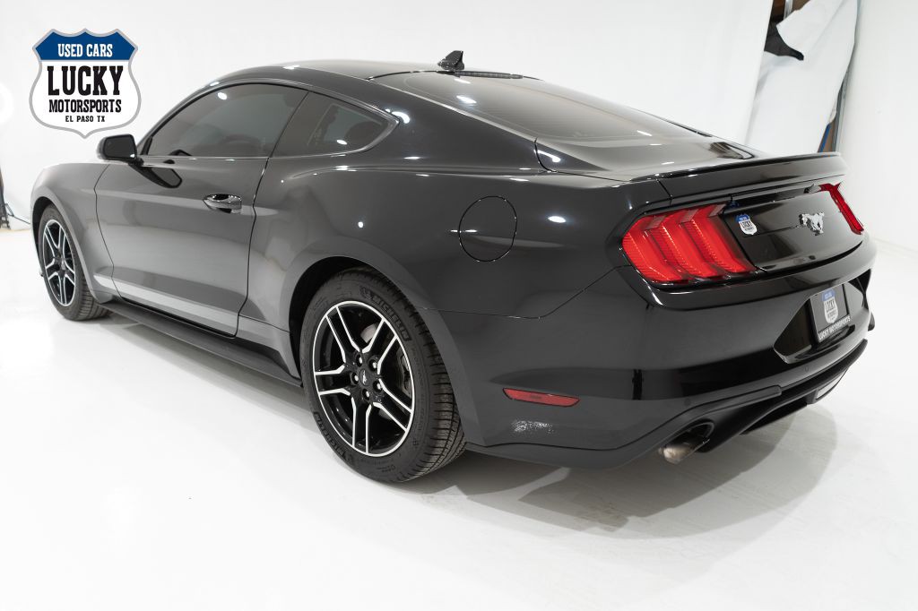 2022 Ford Mustang Image 6