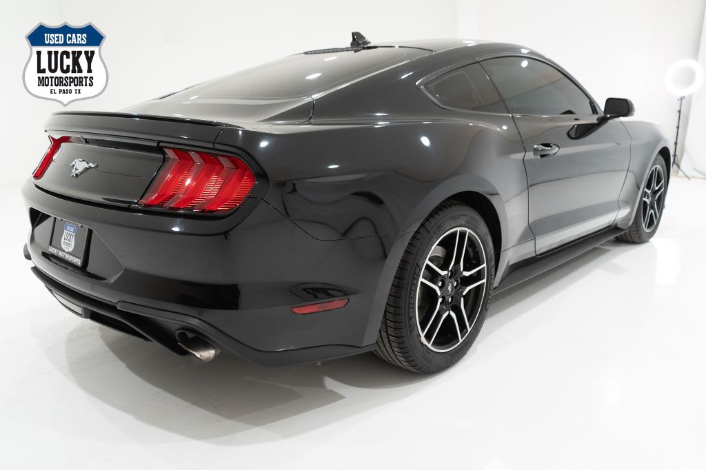 2022 Ford Mustang Image 8