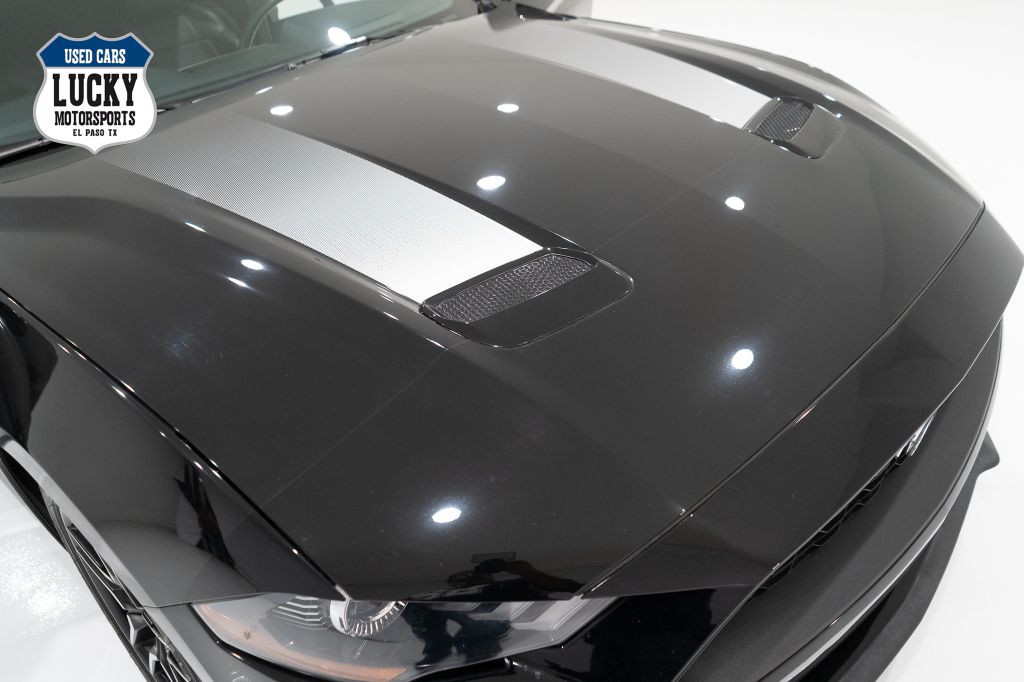 2022 Ford Mustang Image 9