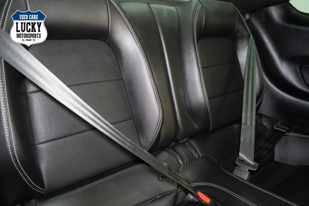 2022 Ford Mustang Image 11