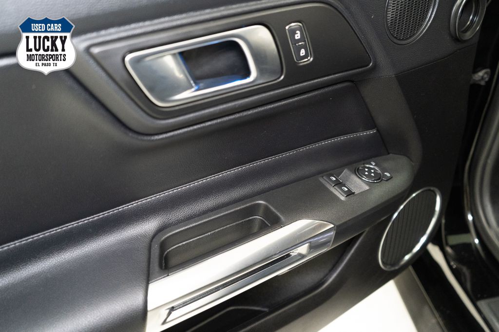 2022 Ford Mustang Image 23