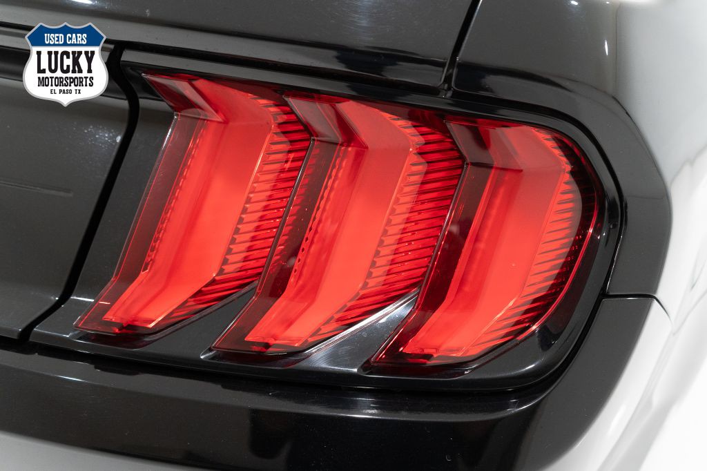 2022 Ford Mustang Image 25