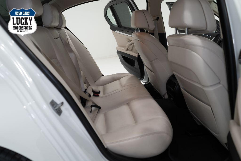 2015 BMW 5 Series Image 15