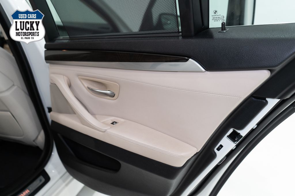 2015 BMW 5 Series Image 16