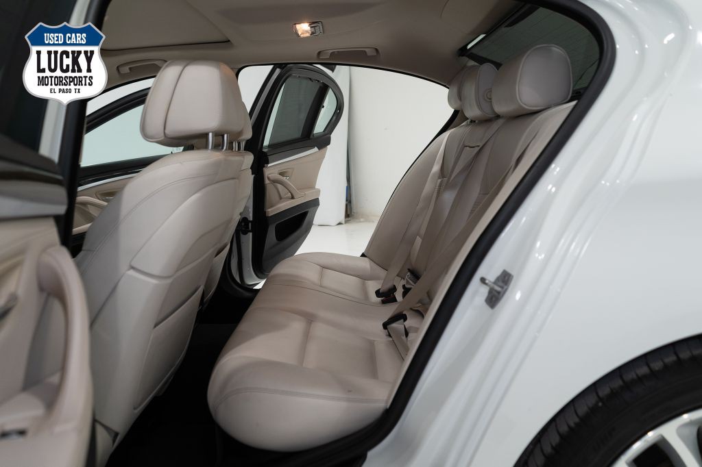 2015 BMW 5 Series Image 19