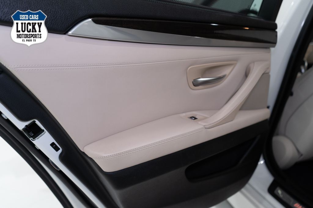 2015 BMW 5 Series Image 22