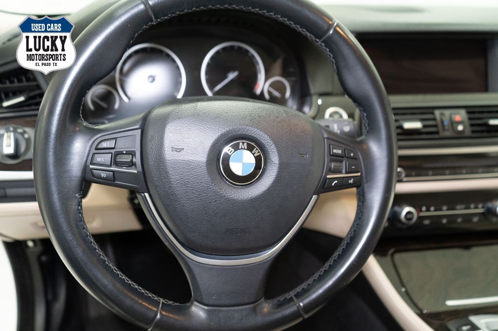 2015 BMW 5 Series Image 25