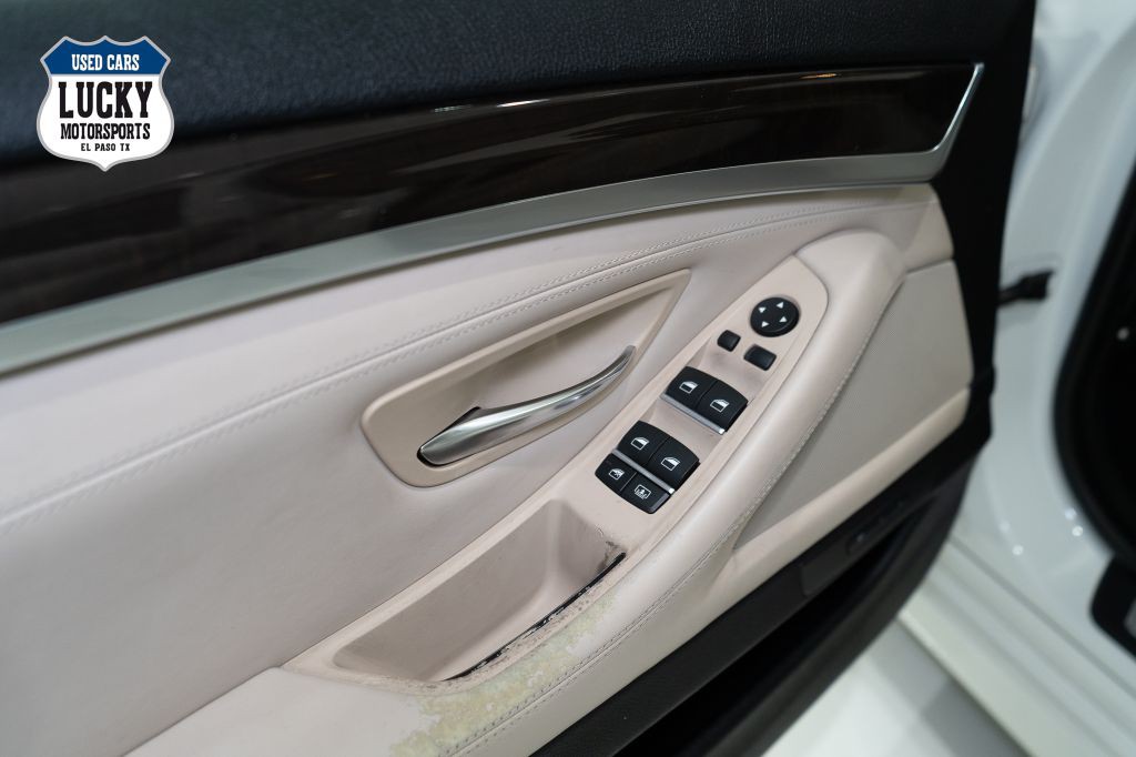 2015 BMW 5 Series Image 30