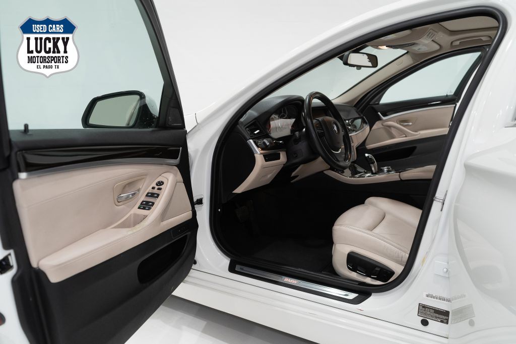 2015 BMW 5 Series Image 32
