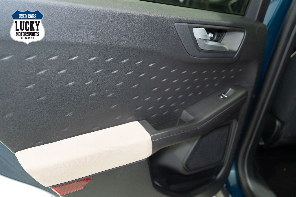 2020 Ford Escape Image 16