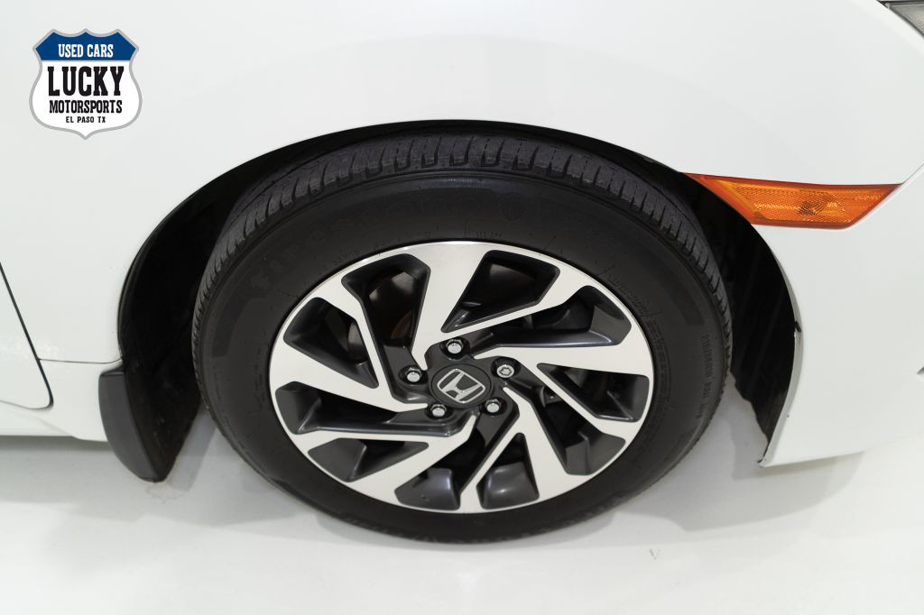 2018 Honda Civic Image 32