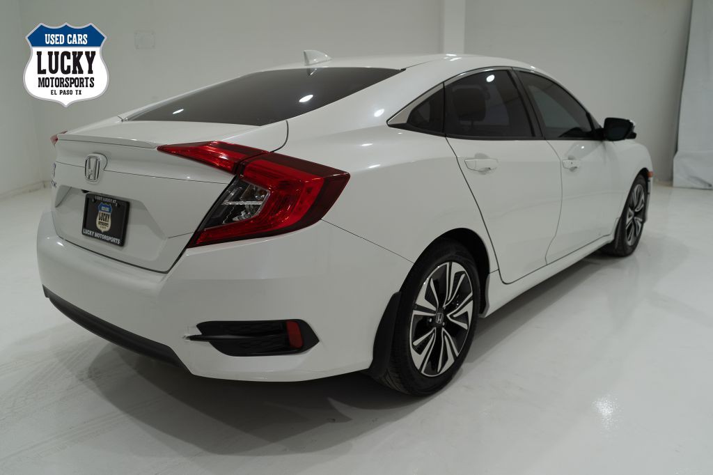2017 Honda Civic Image 8