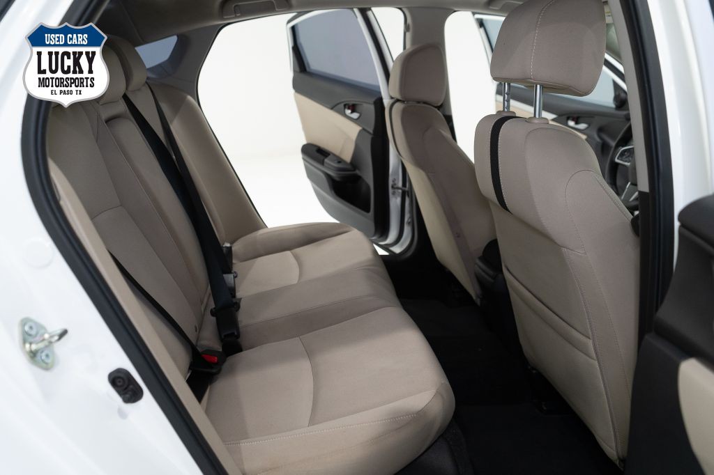 2017 Honda Civic Image 15