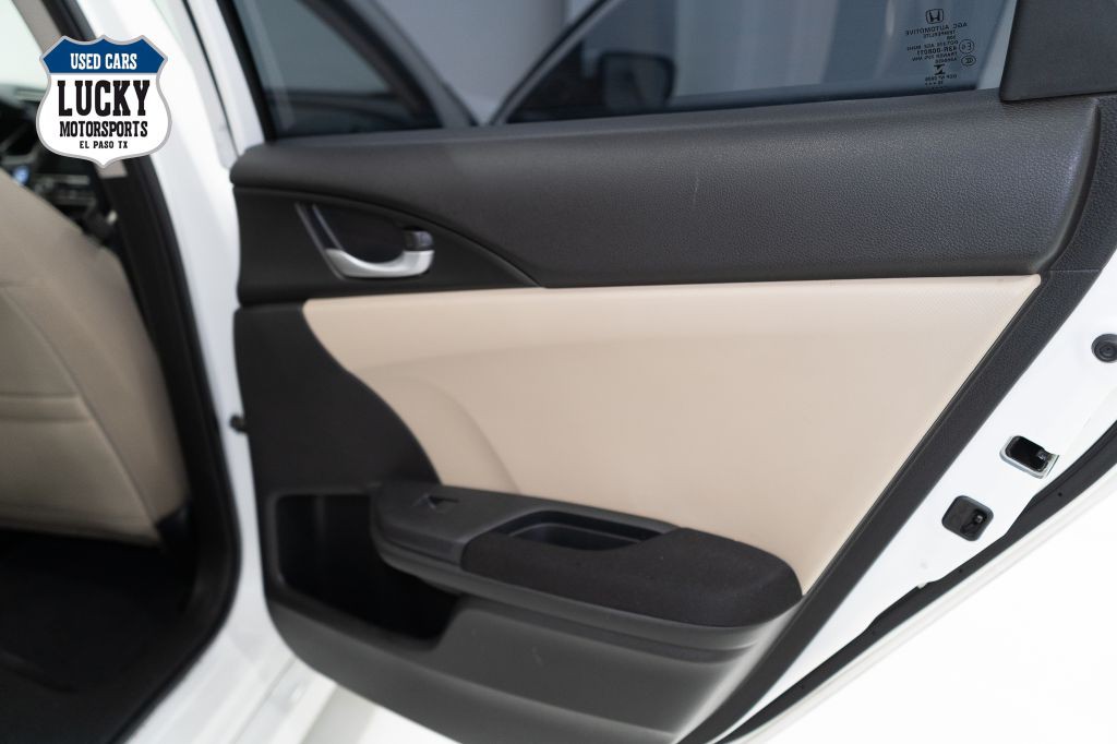 2017 Honda Civic Image 16