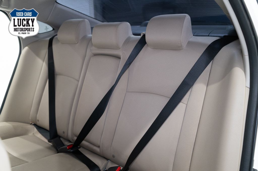 2017 Honda Civic Image 24