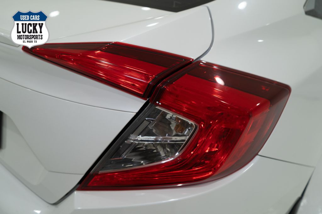 2017 Honda Civic Image 30