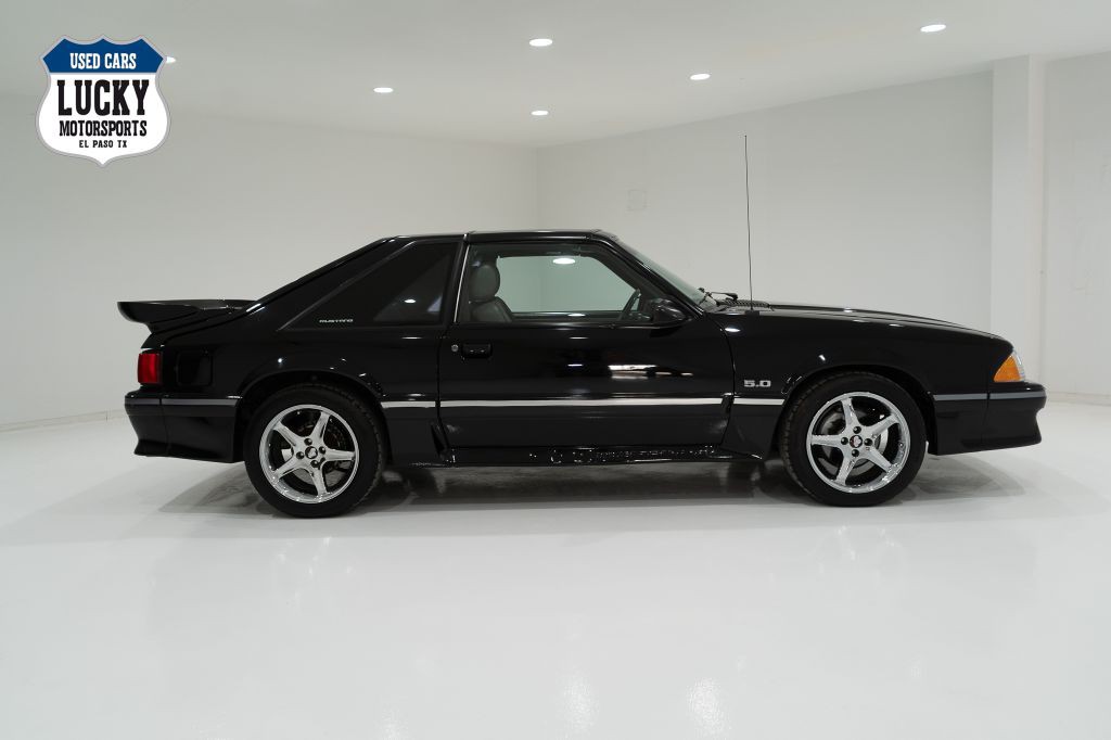1987 Ford Mustang Image 1