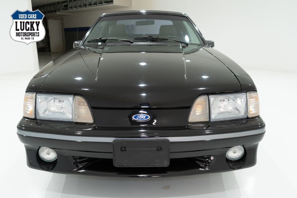 1987 Ford Mustang Image 3