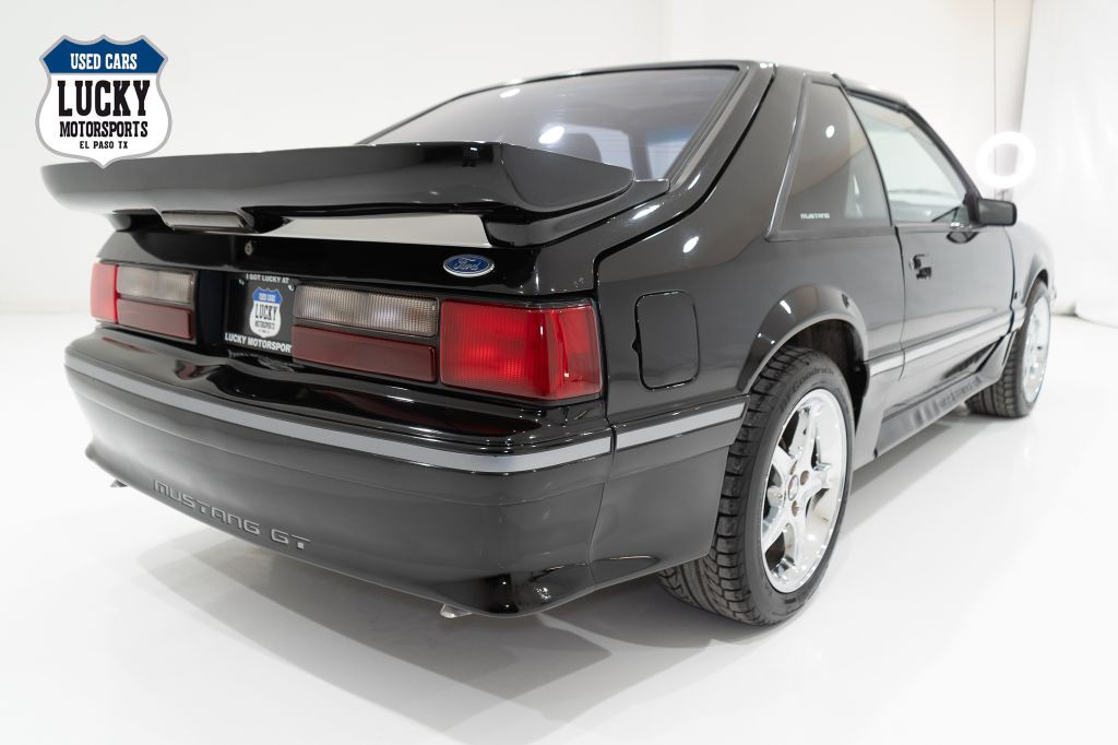1987 Ford Mustang Image 8