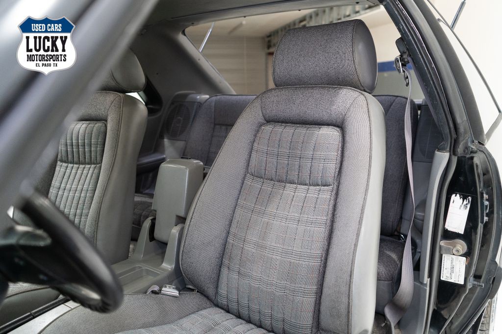 1987 Ford Mustang Image 14