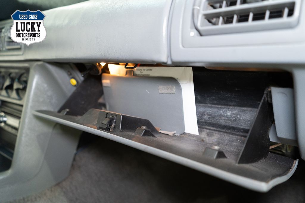 1987 Ford Mustang Image 17