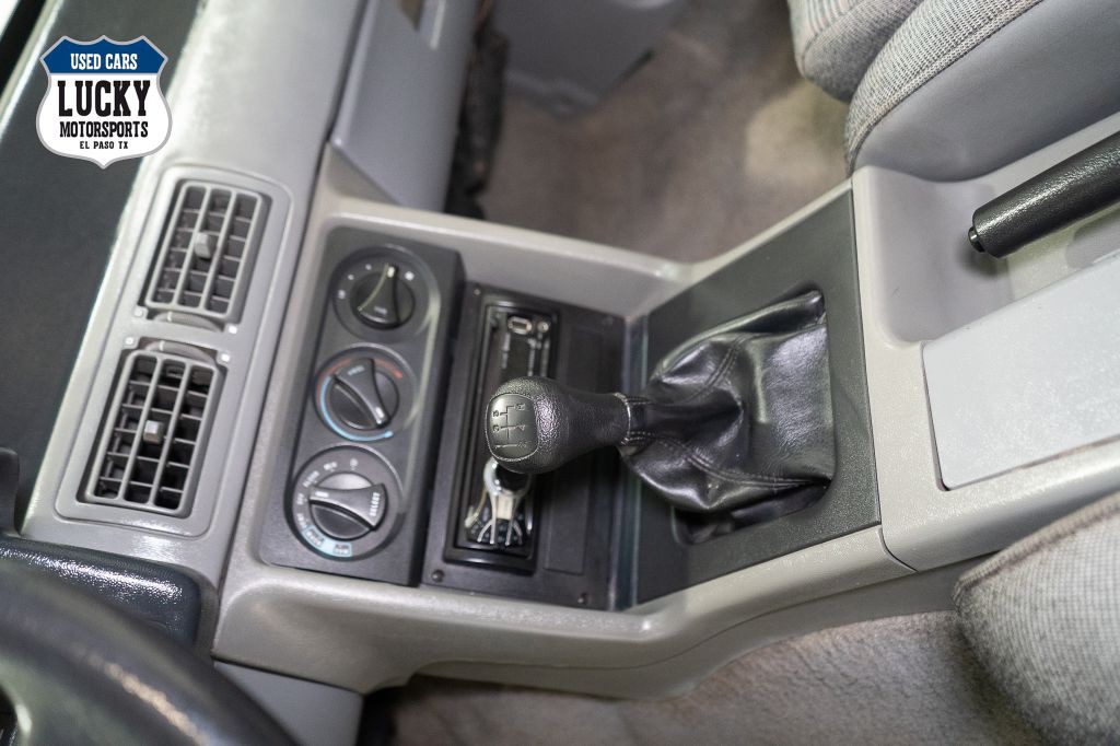 1987 Ford Mustang Image 24