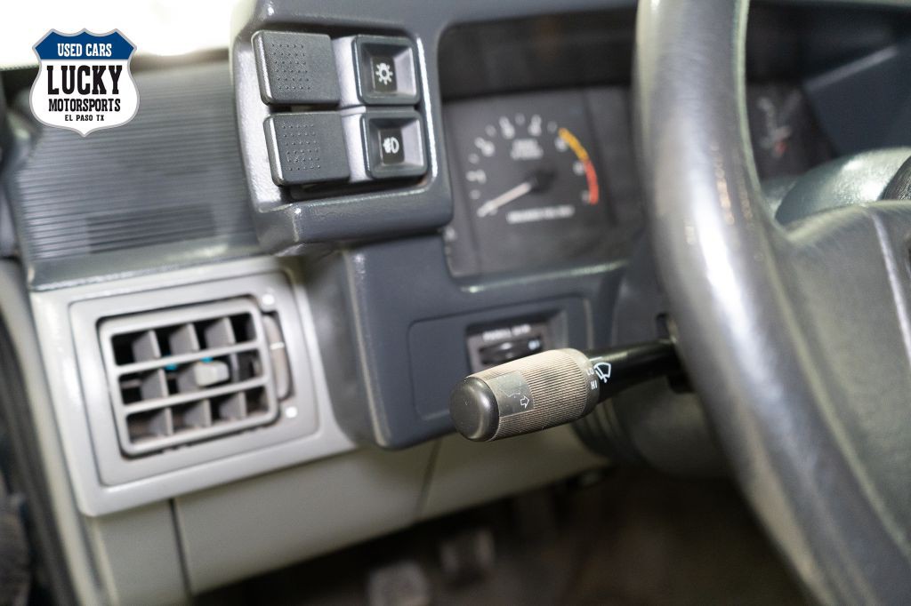 1987 Ford Mustang Image 28