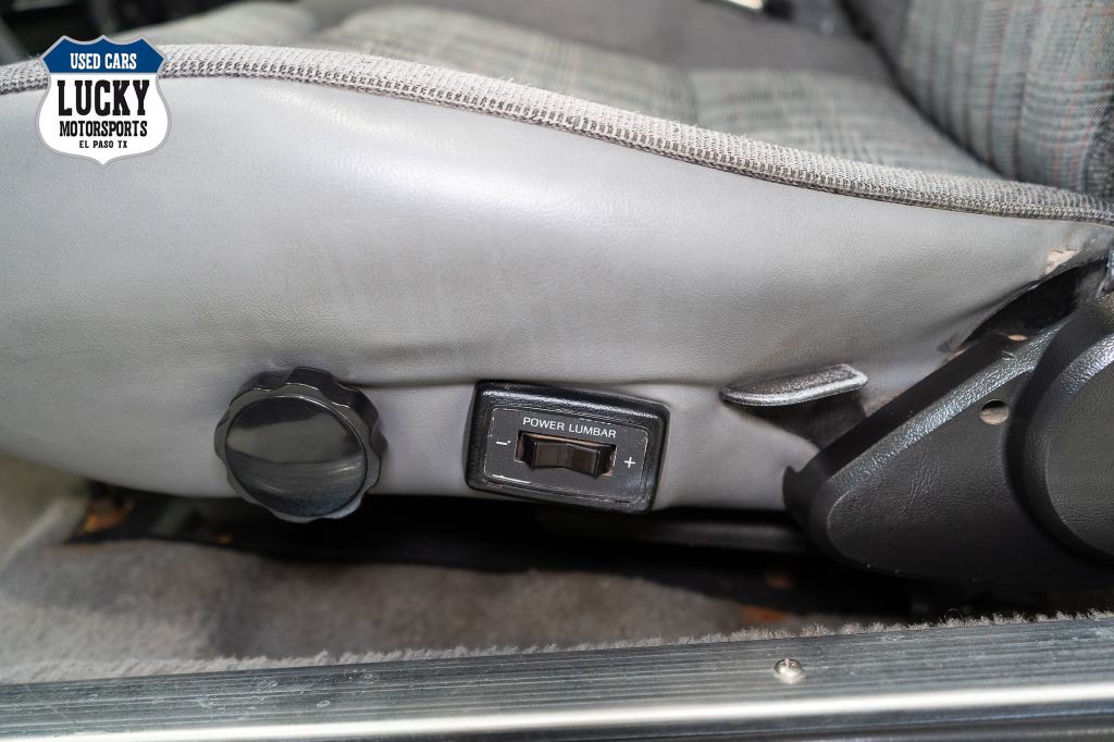 1987 Ford Mustang Image 29