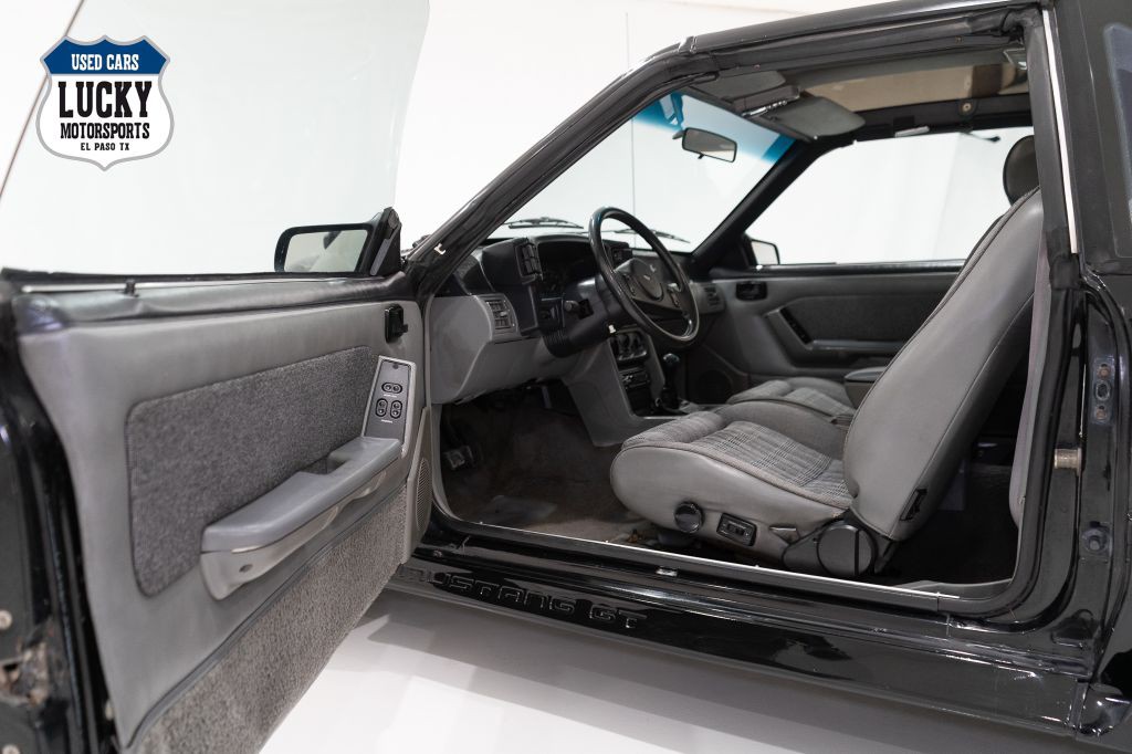 1987 Ford Mustang Image 31