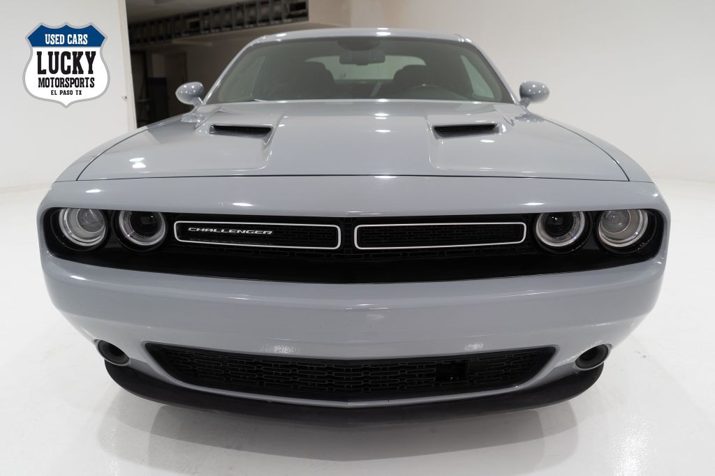 2021 Dodge Challenger Image 3