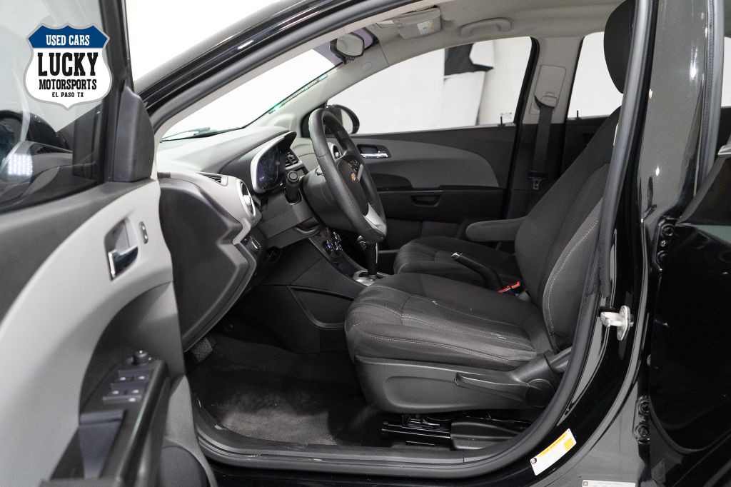 2020 Chevrolet Sonic Image 35