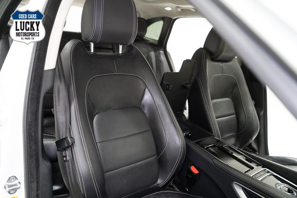 2020 Jaguar F-PACE Image 10