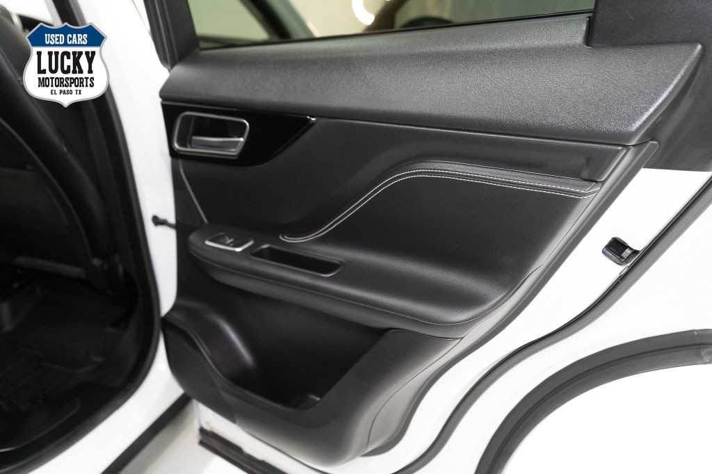 2020 Jaguar F-PACE Image 13