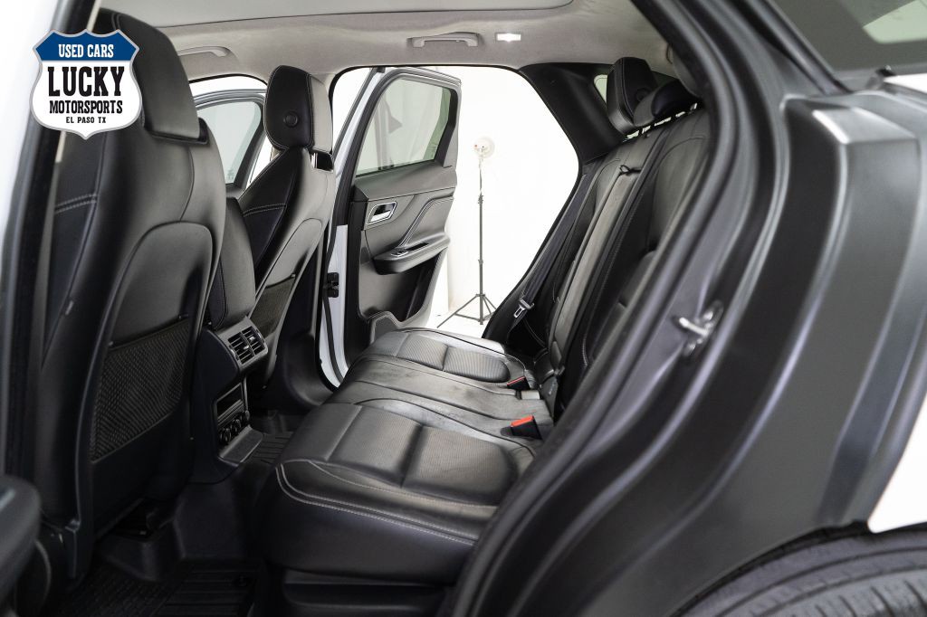 2020 Jaguar F-PACE Image 16