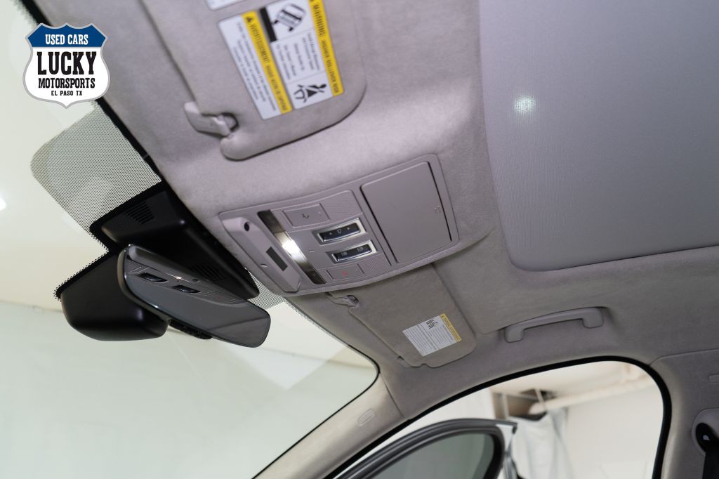 2020 Jaguar F-PACE Image 26