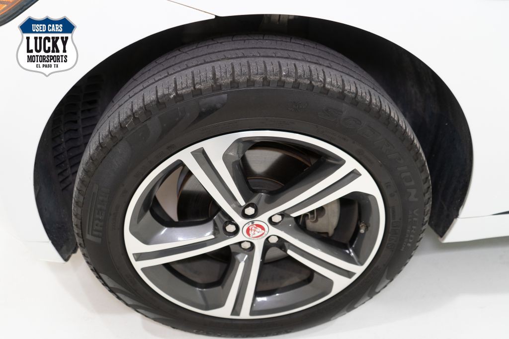 2020 Jaguar F-PACE Image 37