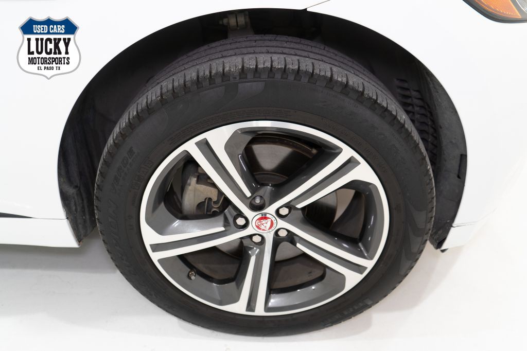 2020 Jaguar F-PACE Image 42