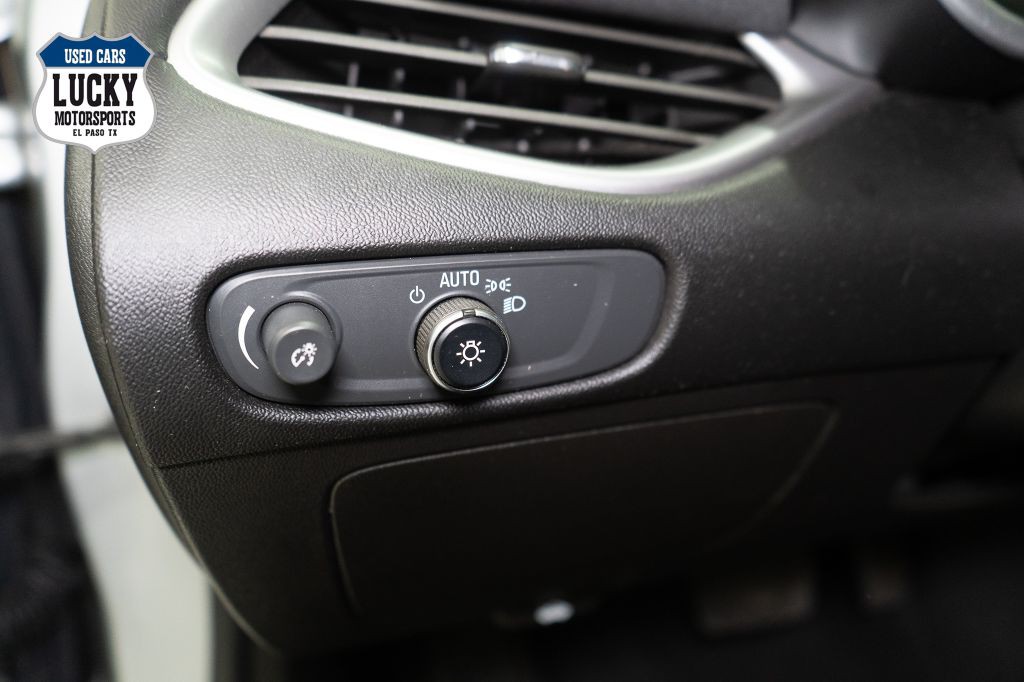 2022 Chevrolet Malibu Image 26